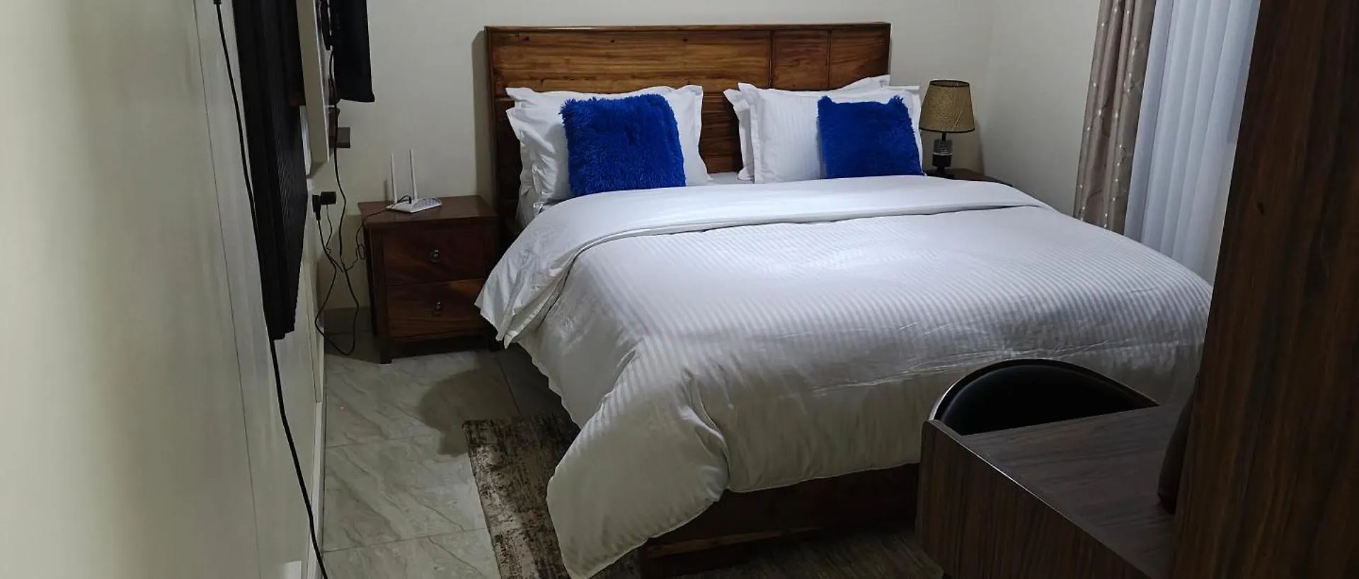 Niv Apartments カンパラ