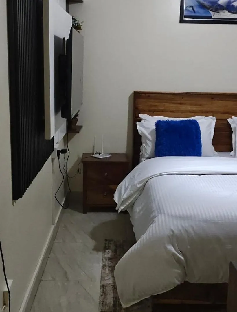 Niv Apartments カンパラ