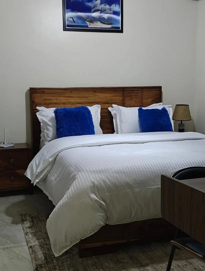 Niv Apartments カンパラ